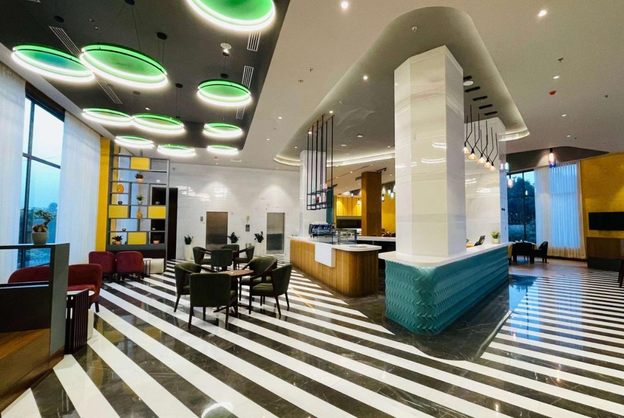 Ramada Encore By Wyndham Amritsar Airport Exterior photo
