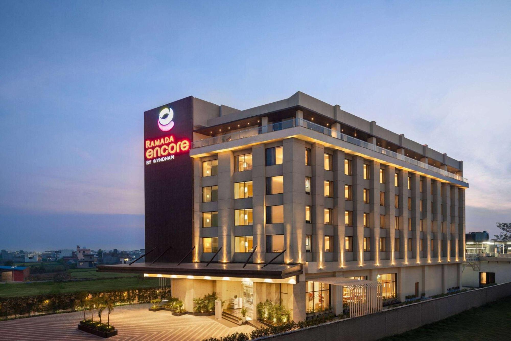 Ramada Encore By Wyndham Amritsar Airport Exterior photo