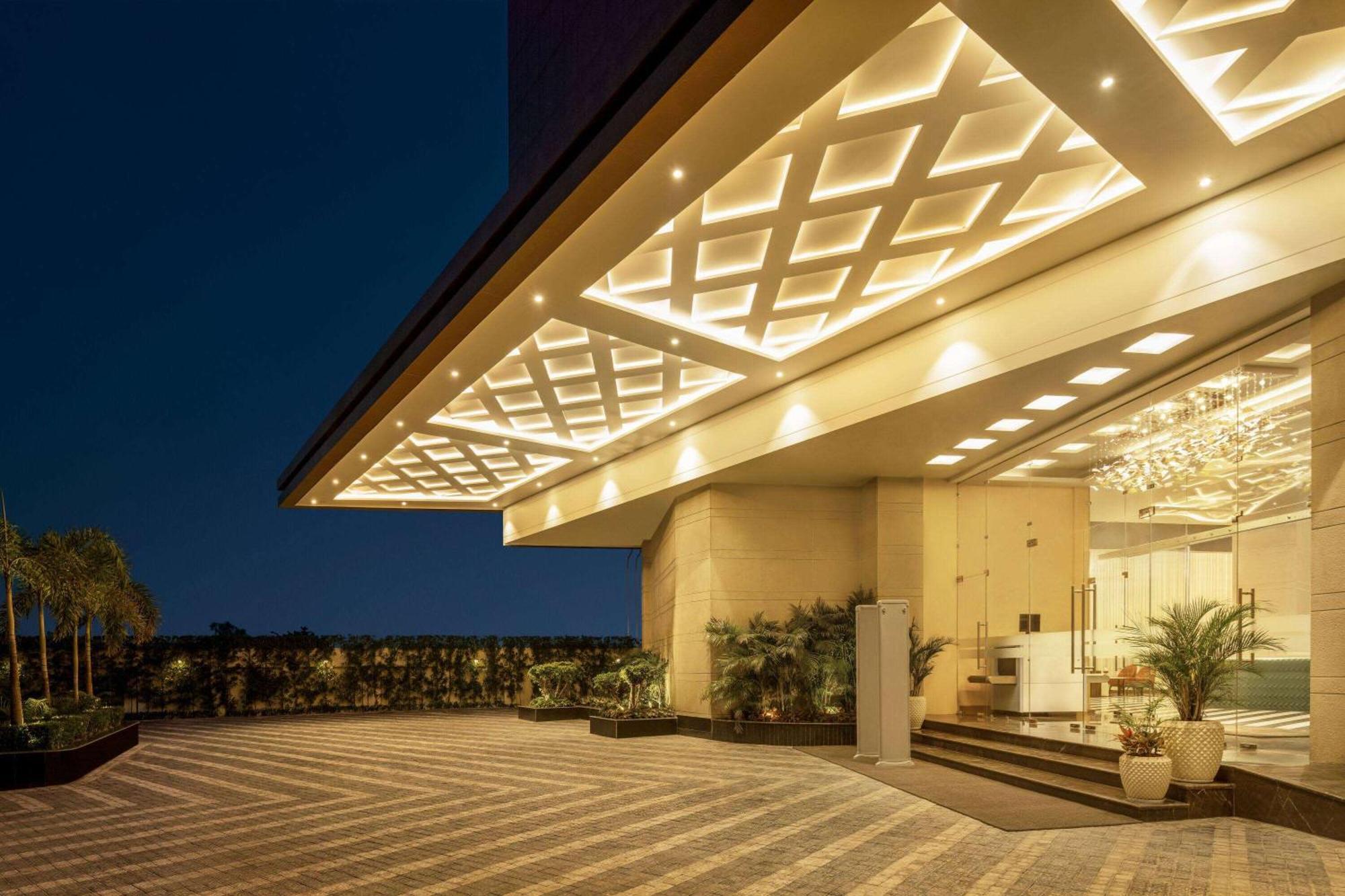 Ramada Encore By Wyndham Amritsar Airport Exterior photo